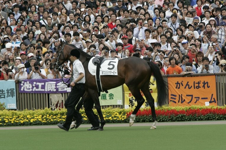 2005年、日本ダービー。グレートマジシャンの父・ディープインパクト　©Tomohiko Hayashi