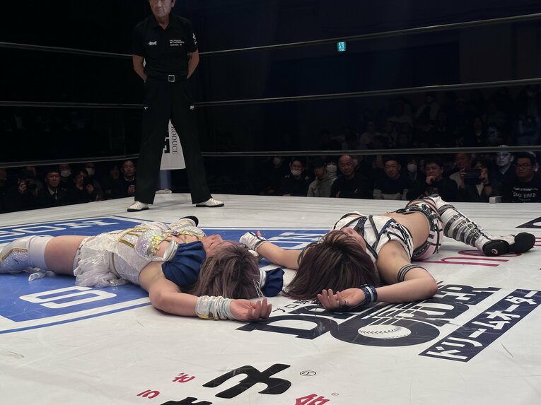 安納サオリvs中野たむ　©Norihiro Hashimoto