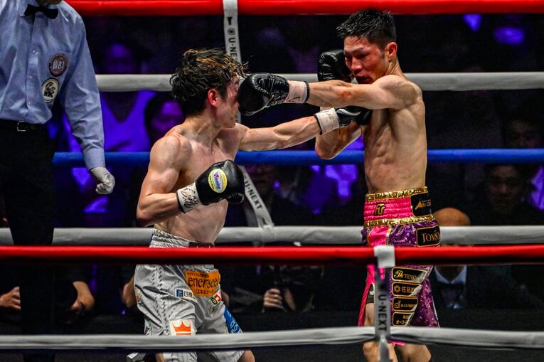 寺地拳四朗vs.ユーリ阿久井政悟。3月13日、両国国技館　©Takuya Sugiyama