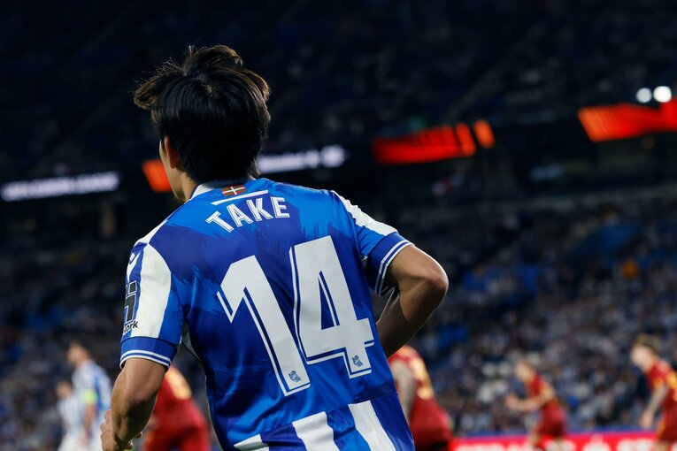 久保建英がELで味わった「先発落ち→敗退」での怒り・悲しみを撮った「タケ！と不調ソシエダサポが期待したが…」〈代表合流前にゴール〉(48)