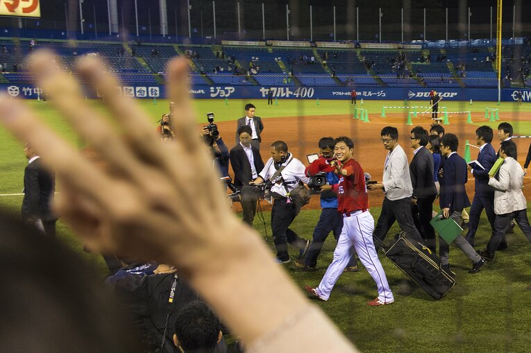 どんな瞬間も「絵になる男」広島カープ・新井貴浩監督の現役時代　©︎Takuya Sugiyama