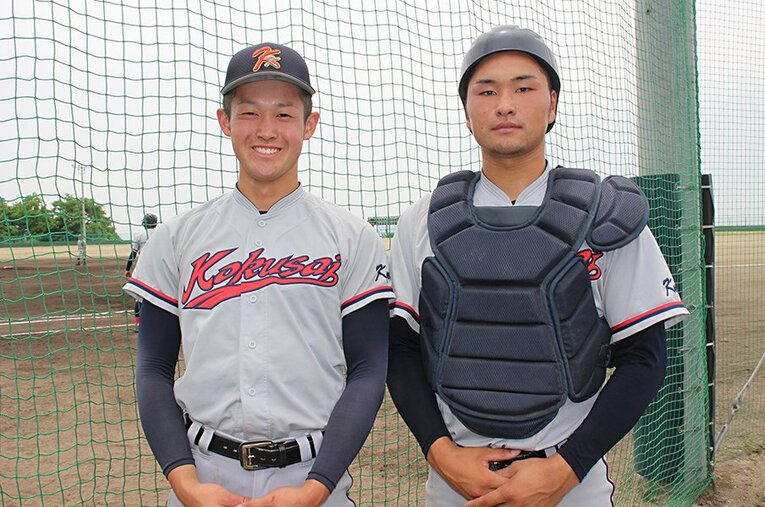 走攻守三拍子そろう外野手・早真之介（左）と強肩強打の捕手・釣寿生。 ／ photograph by Yu Takagi