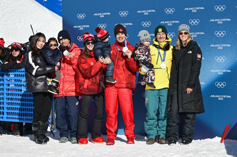 奇跡のファミリー9ショット！　©Nanae Suzuki/JMPA