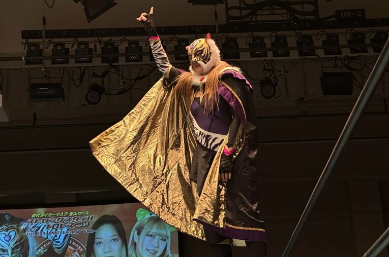 3月13日のストロングスタイルプロレス後楽園ホール大会、タイガー・クイーンはマスクを脱ぎ、活動終了を報告した ／ photograph by Norihiro Hashimoto