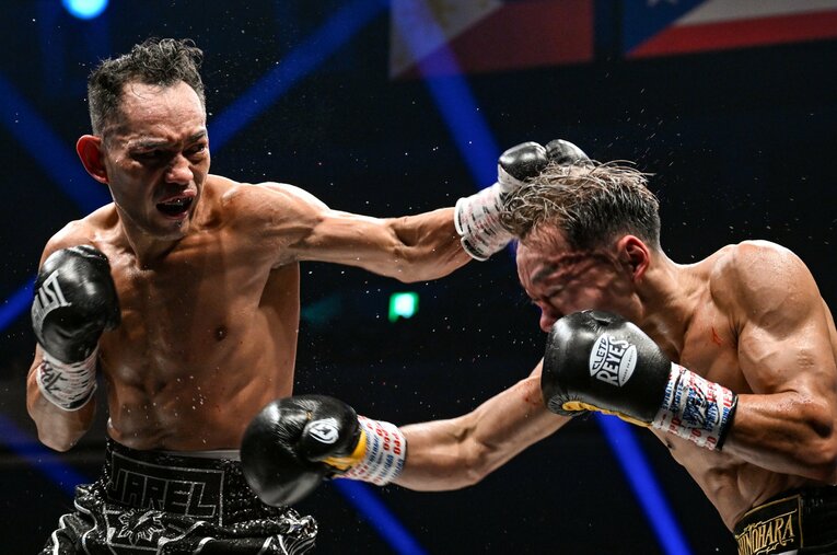 43歳とは思えないキレを見せたノニト・ドネア（左） ／ photograph by Hiroaki Finito Yamaguchi