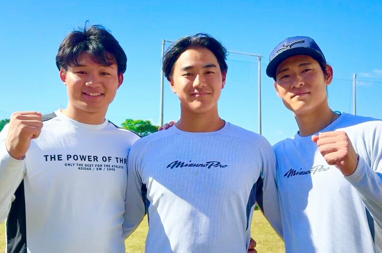 昨シーズンの新人王・西川はキャンプインを前に決意も新た。自主トレでは阪神・森下、中日・上林から大いに刺激を受けた ／ photograph by Chiba Lotte Marines