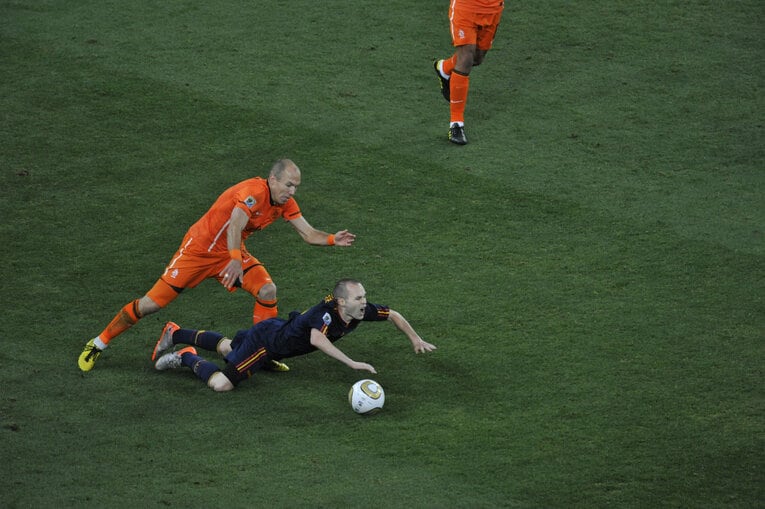 2010年W杯決勝ではイニエスタら擁するスペインの前に涙をのんだ　©Takuya Sugiyama/JMPA