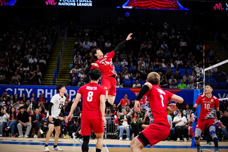 石川祐希（VNLオランダ戦）　©︎Volleyball World