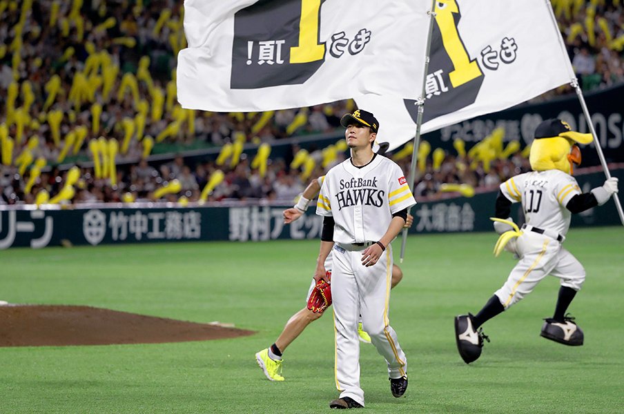 登録抹消・SB千賀滉大への提言。“横滑りのスライダー”一時中止を。<Number Web> photograph by Kyodo News