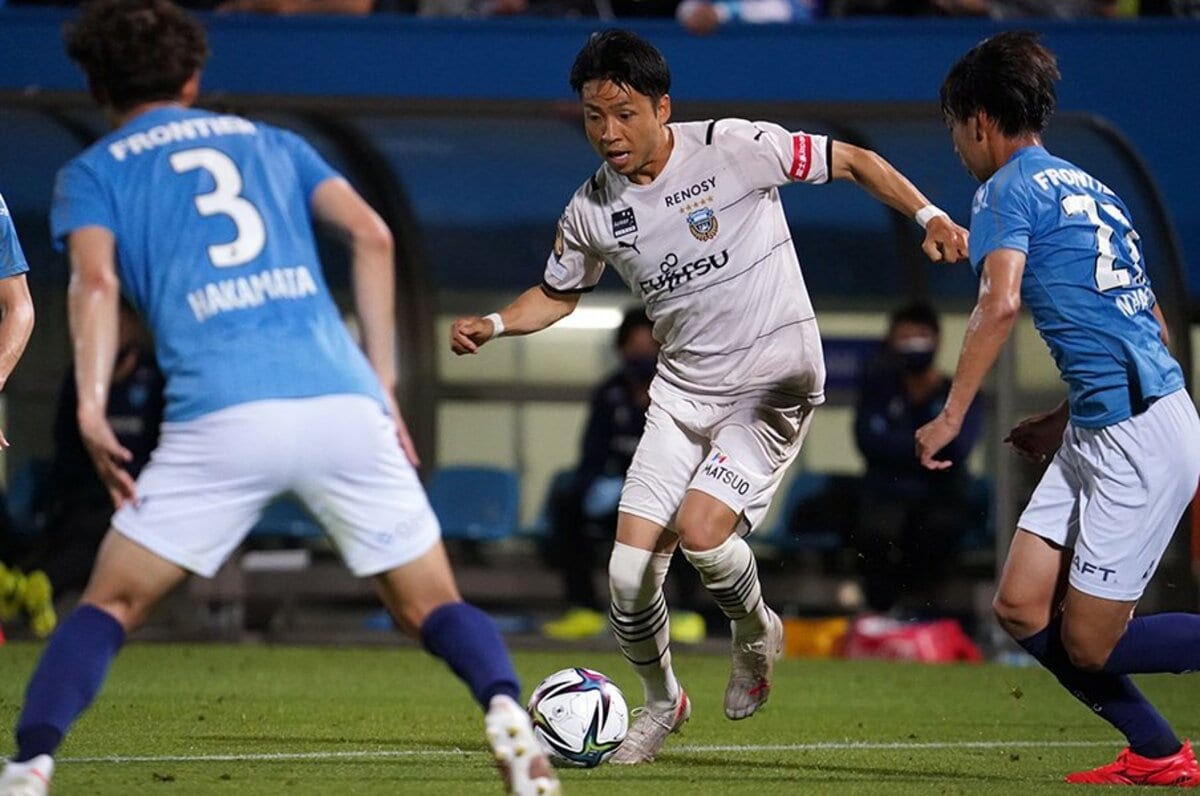 代表で5人抜けても21戦無敗 小林悠とl ダミアンの 競争 共存 協調 に見るフロンターレ鬼木采配の凄さ Jリーグ Number Web ナンバー