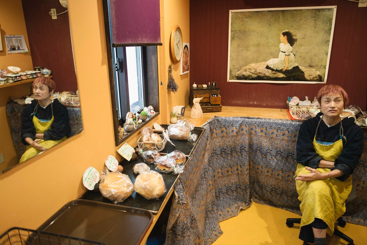 経営する盛岡のパン店にて撮影　©Wataru Sato