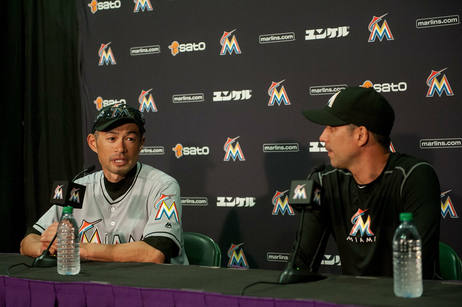 長らく通訳を務めたアラン・ターナー氏（右）は、かつてイチローさんの英語力を絶賛していたことがある　©︎Getty Images