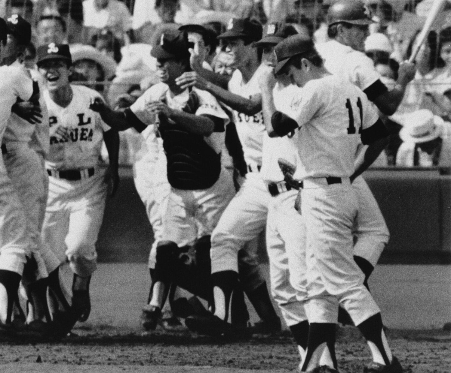 決勝で4-3の死闘を演じたPL学園と宇部商ナイン　©︎KYODO