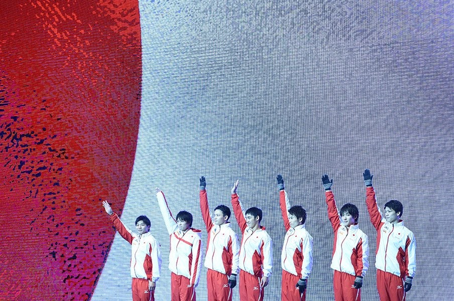 日本、37年ぶりに世界体操で団体金！歴史を作った内村航平と若き選手たち。＜Number Web＞ photograph by Ryu Voelkel