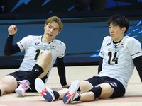 バレーボール 石川祐希 髙橋藍 高橋藍 龍神NIPPON デサント パーカー バレーボール 石川祐希 髙橋藍 高橋藍 龍神NIPPON デサント パーカー