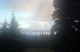 36時間後の朝、「ベストではないがベターな天気」になり出発。