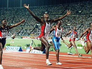 カール・ルイスの100m世界記録9秒86はなぜ東京で誕生したのか？ 1991年世界陸上スターターが明かす”早かった”号砲の真実
