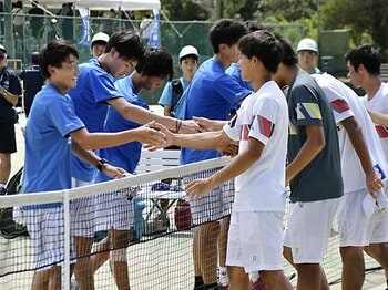 高校テニスの酷暑は甲子園以上？多数の救急搬送、日程改善は必須。＜Number Web＞ photograph by Kyodo News