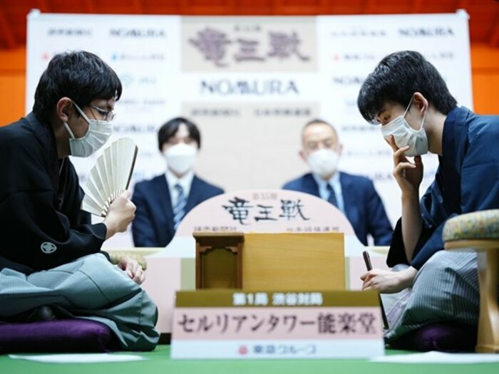 〈藤井竜王に先勝〉広瀬章人八段が「大きな自信になりました」と語った日…羽生善治48歳、藤井聡太17歳との“アウェイでの勝利”とは＜Number Web＞ photograph by JIJI PRESS