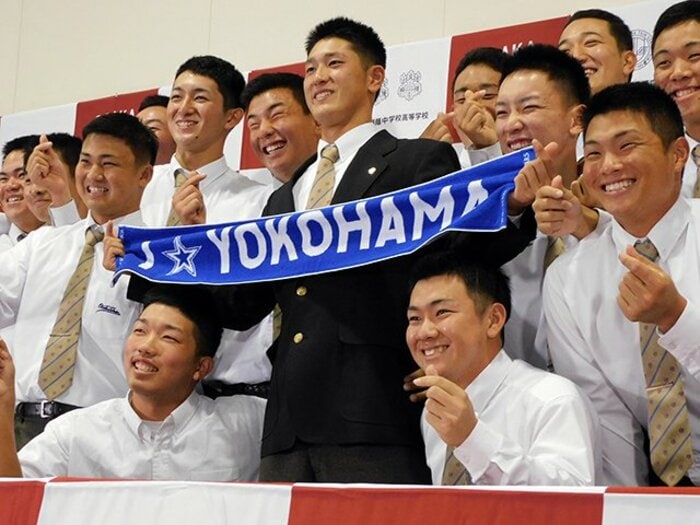 松尾汐恩DeNAドラ1も、なぜ大阪桐蔭2人が“指名漏れ”？ スカウトの指摘した課題「川原嗣貴はクイック、海老根優大は…」＜Number Web＞ photograph by Jun Aida