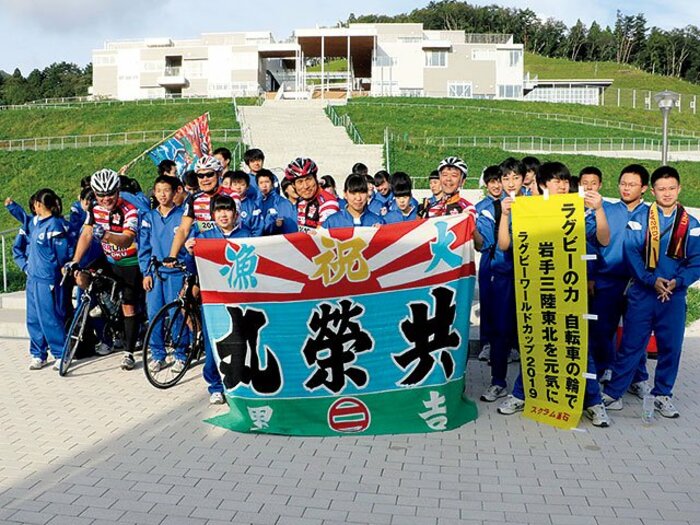 2年後のW杯での貢献を誓う、開催地・釜石の若者たち。~ラグビーW杯を支えているのは選手だけではない~<Number Web> photograph by Nobuhiko Otomo