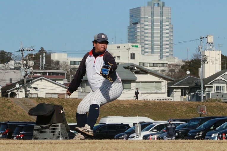 【連続写真】現在30歳に。少年野球「用賀ベアーズ」でコーチを務める