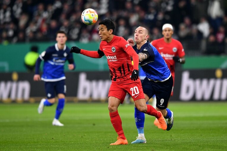 ダルムシュタット戦での長谷部　©EPA＝JIJI PRESS