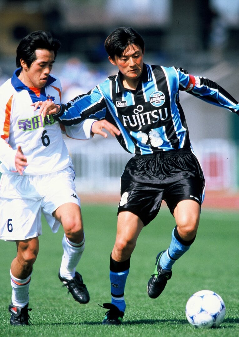 川崎フロンターレ時代の岩本輝雄（1999年）©︎TakaoYamada