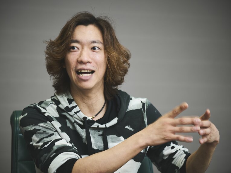 “高橋大輔の同期で元ジャニーズJr.”小林宏一が明かす「『SHOCK』に出たらすぐに新幹線でリンクに」多忙すぎた異色の両立生活(3)