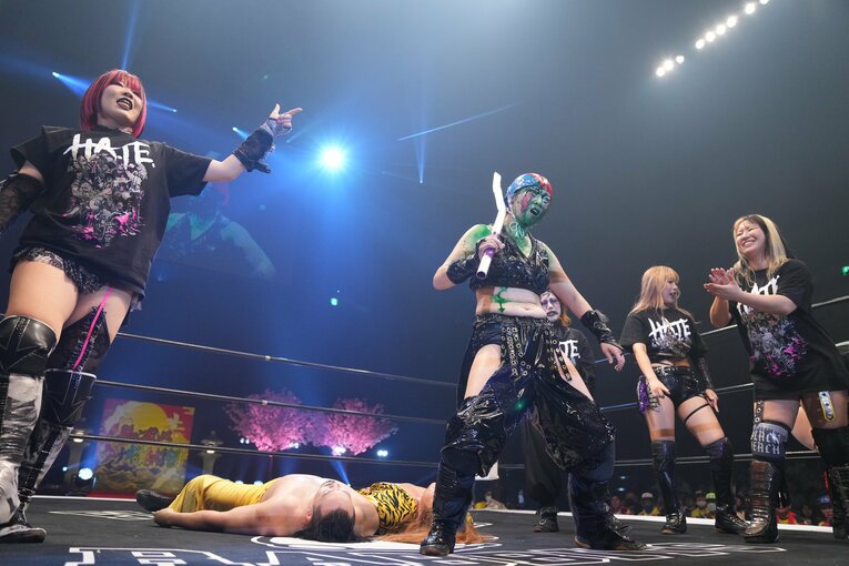 「お前、あの騒動があったのによく来たな」“今のプロレス批判”で炎上した前田日明に、ウナギ・サヤカがモノ申した真意「ぶん殴られようが…」(34)