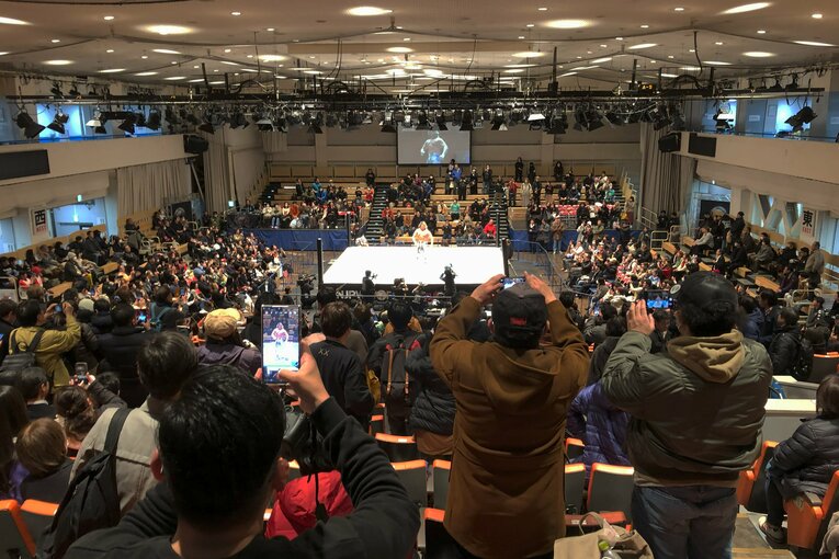 最後は棚橋弘至が一人でポーズをとり「愛してまーす」を叫んだ　©Essei Hara