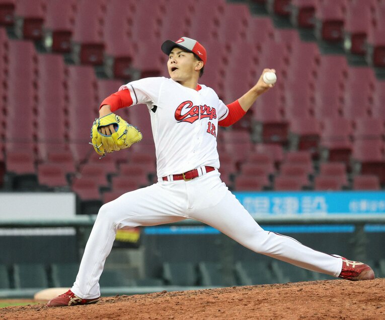 育成3位で指名され、3年目を迎える辻。野村コーチの指導が実り7月28日に支配下登録された　©NIKKAN SPORTS