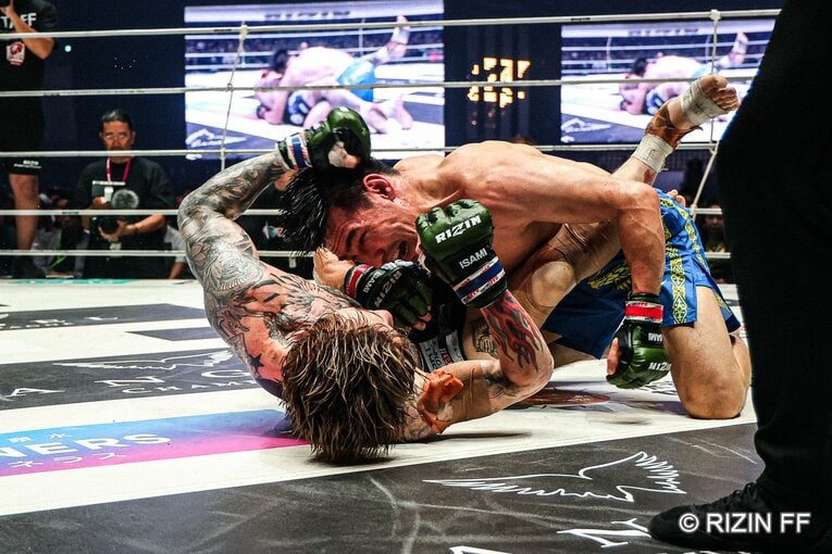『超RIZIN.5』平本蓮vs.カルシャガ・ダウトベック　©RIZIN FF