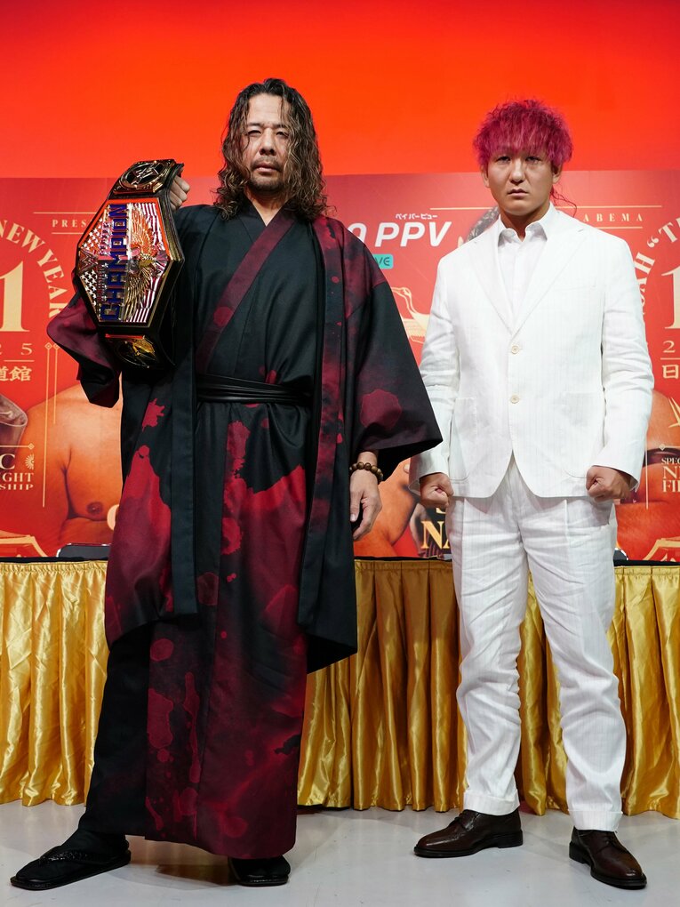 12月27日の会見で佐々木憂流迦と対面した中邑真輔　©Essei Hara