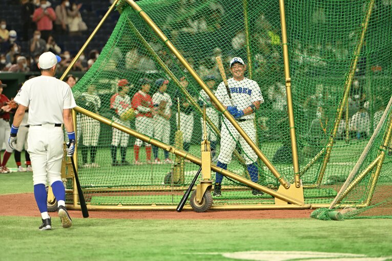 イチロー「僕がいなかったらできないから」女子高校選抜戦までの怪我とプレッシャーとの“知られざる戦い”…試合後に輝いた“49歳の笑顔”(72)