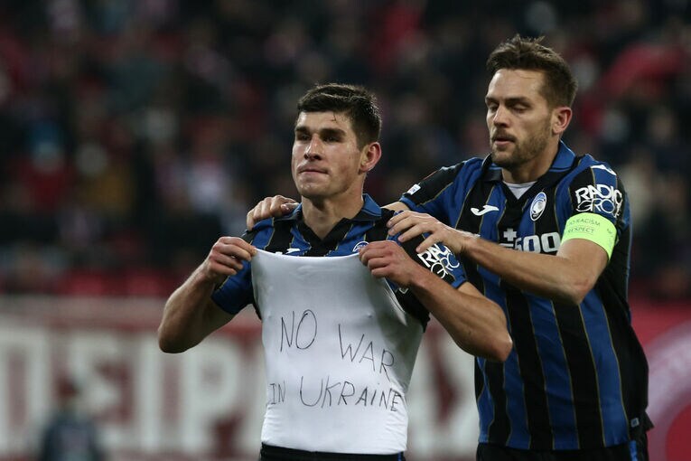 ELでゴールを決めたアタランタのマリノフスキ。主審は警告を出さなかった　©Getty Images