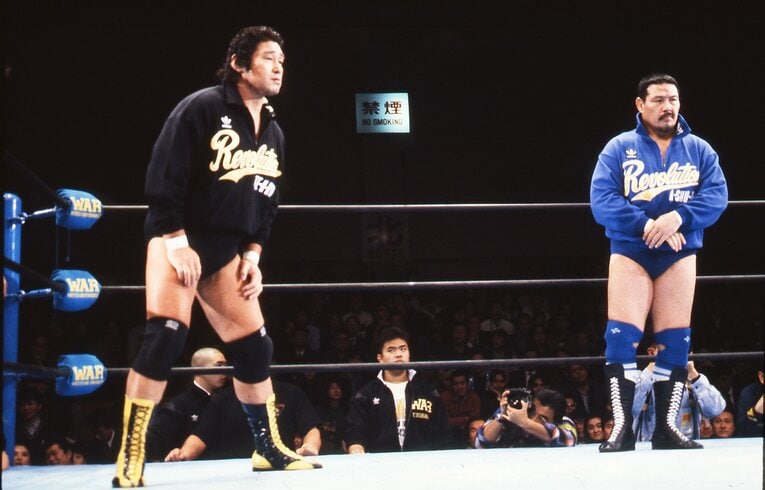 「龍原砲」として人気を得た天龍源一郎と阿修羅・原　©AFLO