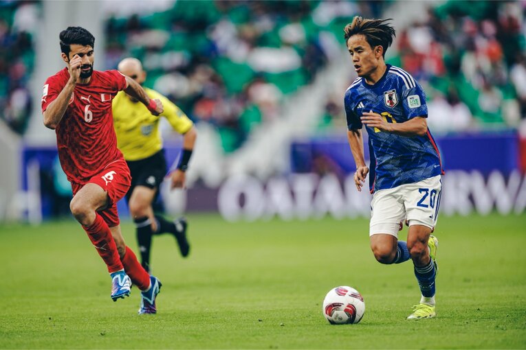 アジア杯バーレーン戦「久保の幻惑パス＋ノールックシュートでゴール」写真セレクション（全12枚中の2枚目）　©Kiichi Matsumoto　