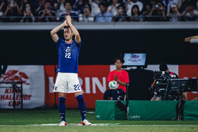 見てて泣ける…吉田麻也の感動セレモニーを見る（写真は右に続きます）　©Kiichi Matsumoto