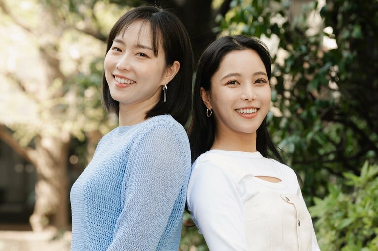 Numberの連載対談「石川佳純のあなたに会いたい」にゲスト出演した高梨沙羅（右） ／ photograph by Wataru Sato