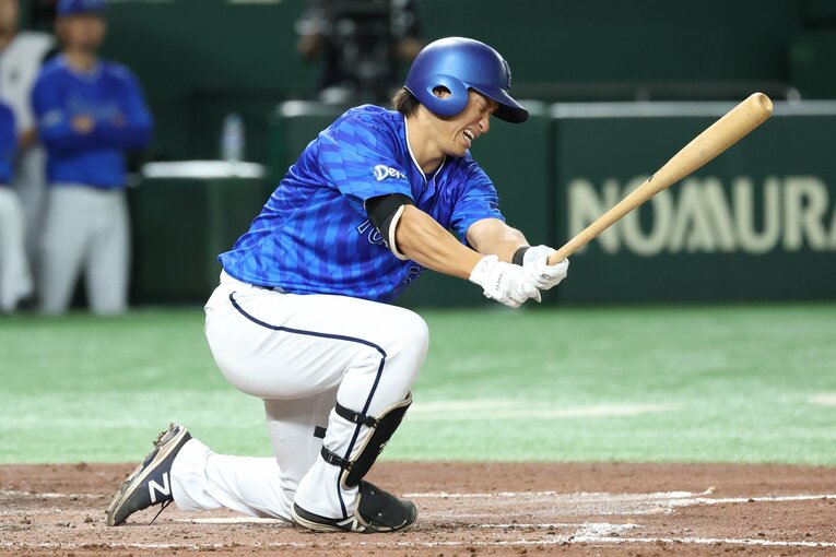 バッティングを崩されたあとにいかに戻せるかが一軍定着へのカギだ　©JIJI PRESS