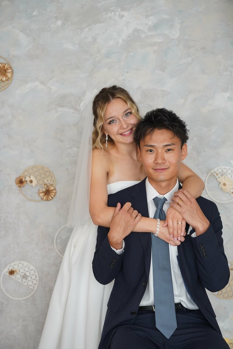 「まるで映画のワンシーンみたい」と話題を集めたウェディングフォト（本人提供）