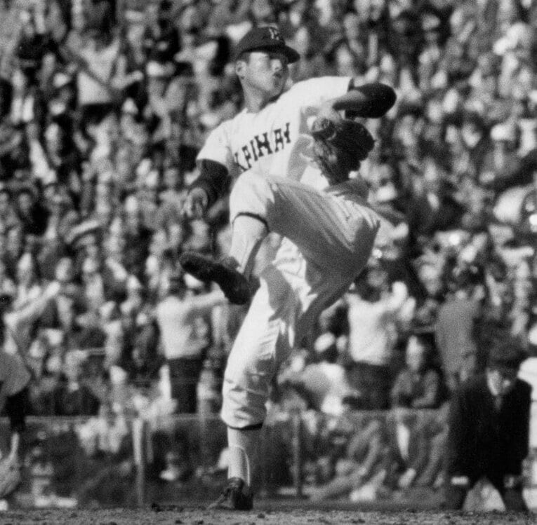 1964年、センバツで優勝した海南高時代の尾崎将司　©︎Asahi Shimbun