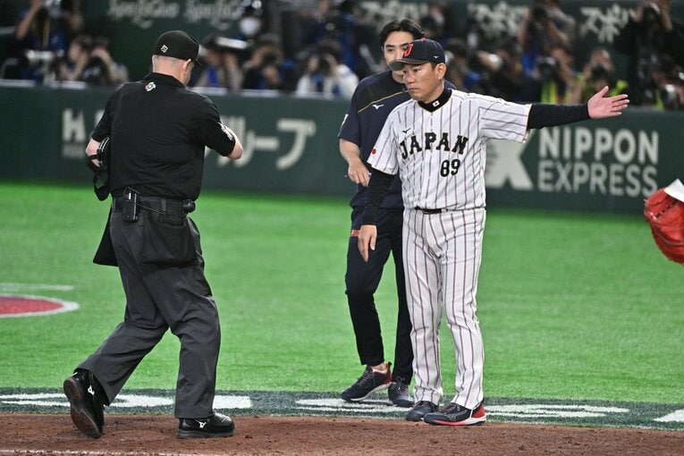 井端弘和監督も種市の起用法について「最も効果的なところで使えたら」と語った　©️Hideki Sugiyama