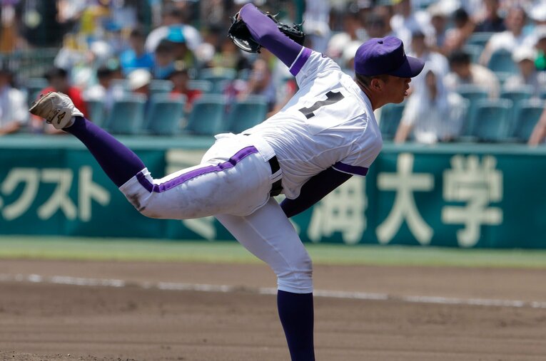 最速146kmの直球を軸に力投した吉田大輝だったが…… ／ photograph by Shigeki Yamamoto