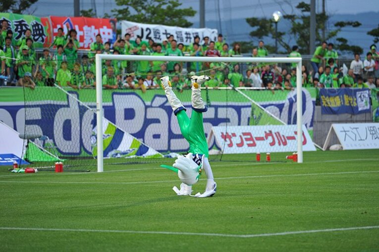 バク宙もスキーもこなすマスコット。J3鳥取ガイナマンの本音訊いてみた。(4)