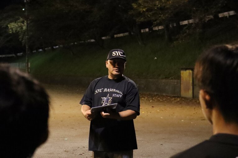小・中学生を対象とした群馬の軟式野球クラブチーム「S.Y.C」の監督を務める鈴木友晶さん ©Takahiro Nagao