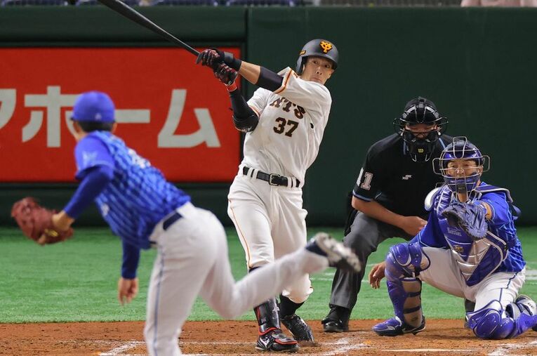 2017年ドラフト6位で巨人入りした若林晃弘。オープン戦で打率.371、2本塁打、10打点という結果を残して開幕スタメンを勝ち取った ／ photograph by Sankei Shimbun