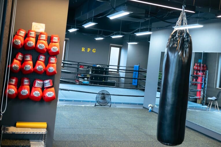 常磐線の馬橋駅から徒歩1分の好立地でオープンしたフィットネスボクシングジム『RPG』　©Takuya Sugiyama