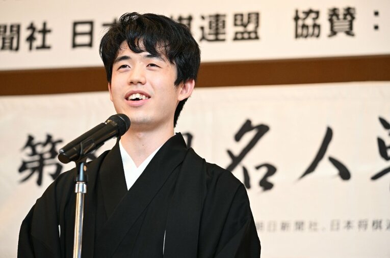 師匠・杉本昌隆はトップ棋士にお願いをして、少年時代の藤井聡太と対局をしてもらった。その結果は意外なものだったという ／ photograph by Keiji Ishikawa